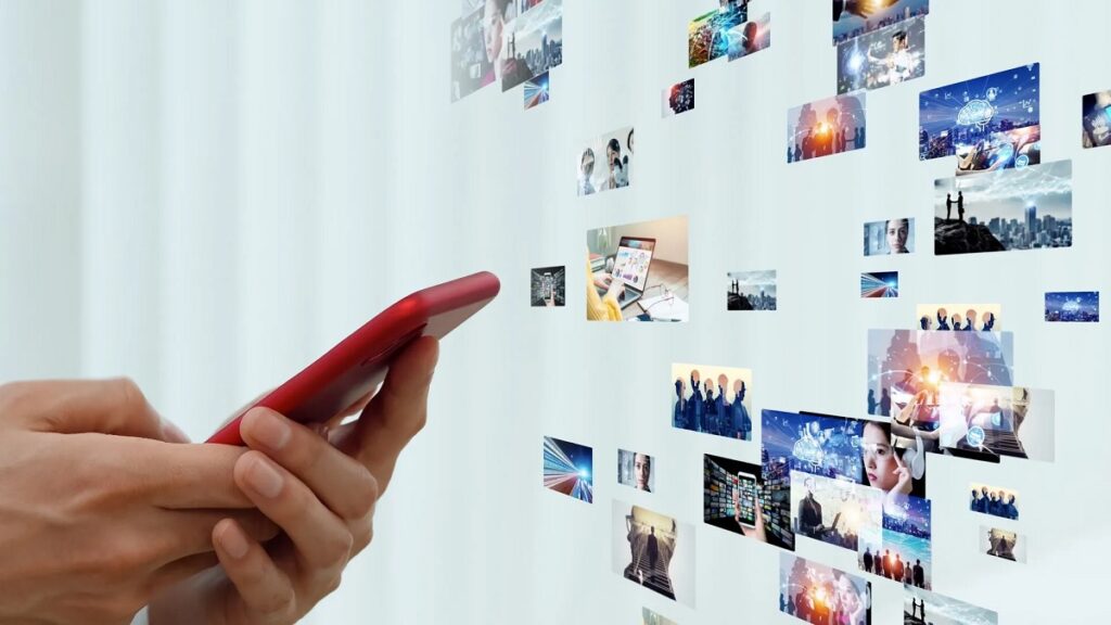 The Power of Visual Consistency on Social Media